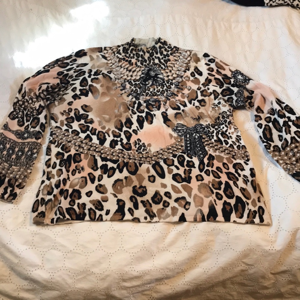 VGUc Red Multi colored turtle neck Long Sleeve Top
